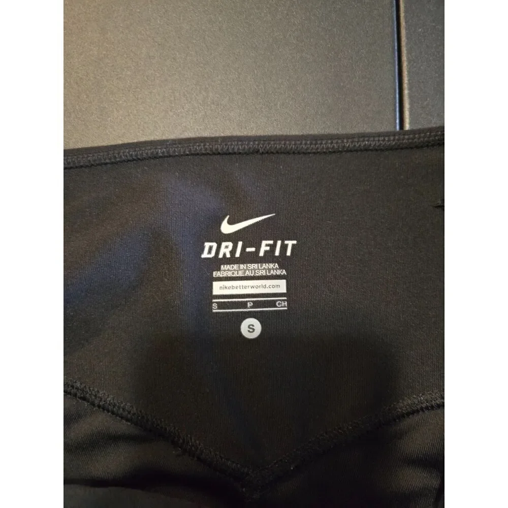 Nike women black